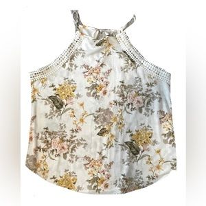 🌼 EUC Sweet Wanderer Tassel Detail Top🌼